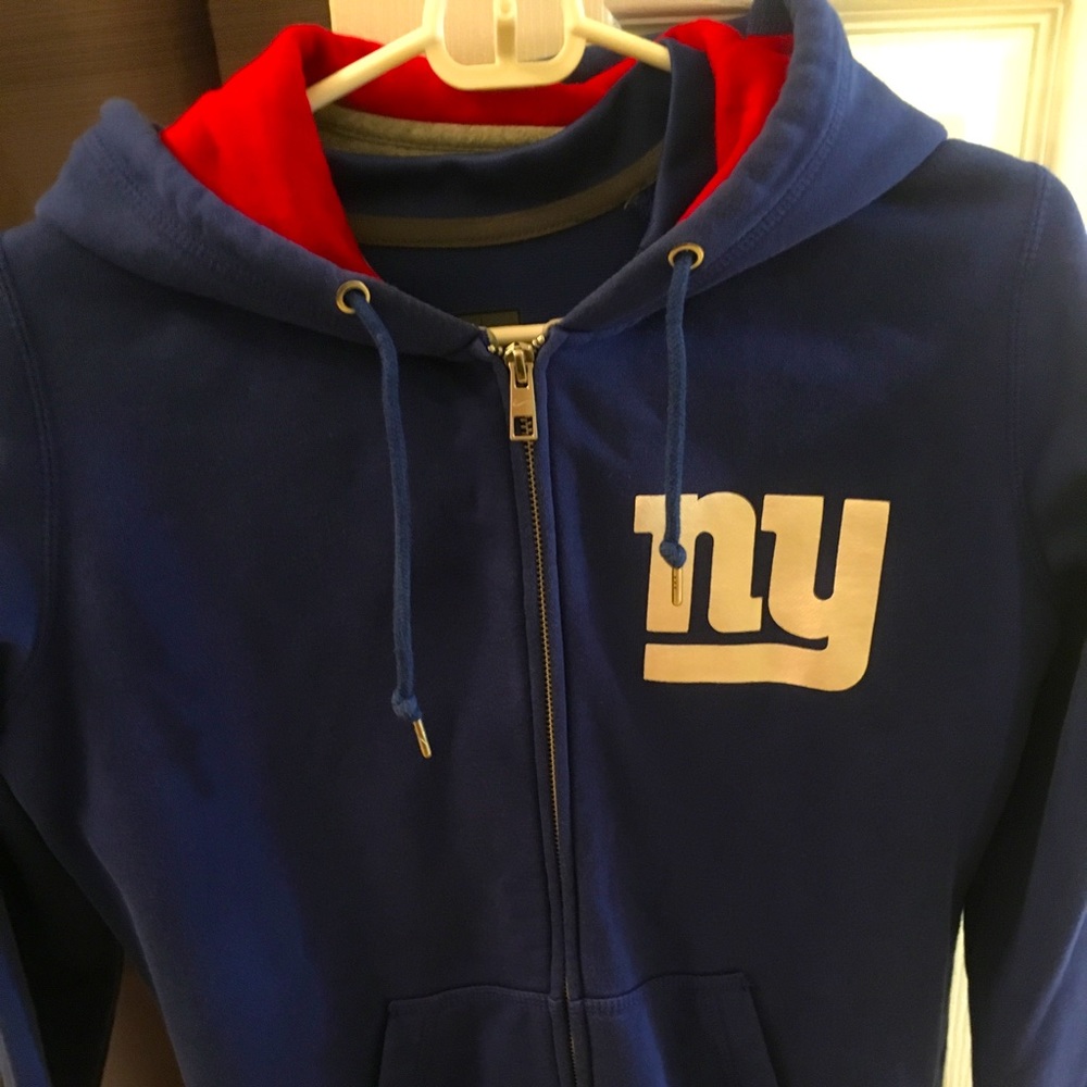 NY Giants zip up hoodie. Excellent condition. Smoke free home. Nike. Size M.